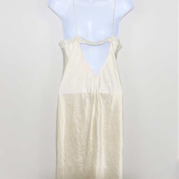 Vintage Victoria's Secret Bridal Robe & Nightgown - Picture 5 of 8